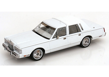 Lincoln 1:18 Lincoln Town Car - 1985 (из сериала "Miami Vice") (white) KKDC181783