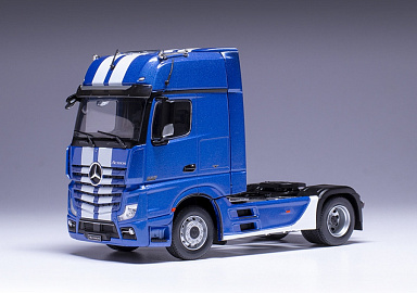 Mercedes-Benz 1:43 Mercedes-Benz Actros MP4 (blue) TR206