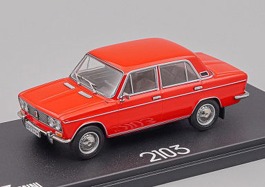 Советский автомобиль 1:43 Советский автомобиль 2103 (1972-1973) (красный) EVRM0343-04