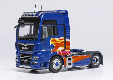 MAN 1:43 MAN TGX XXL -  2020 (blue/decor) TR235